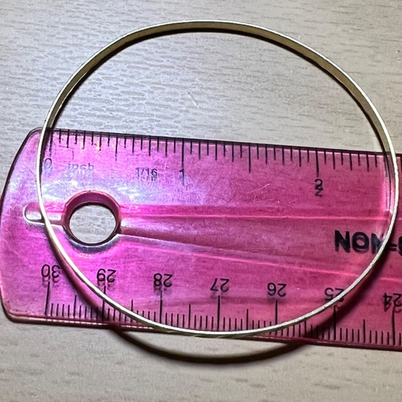 VINTAGE EUROPEAN 14K YELLOW GOLD ORNATE DESIGN BANGLE BRACELET GREAT STACKING - Picture 14 of 16